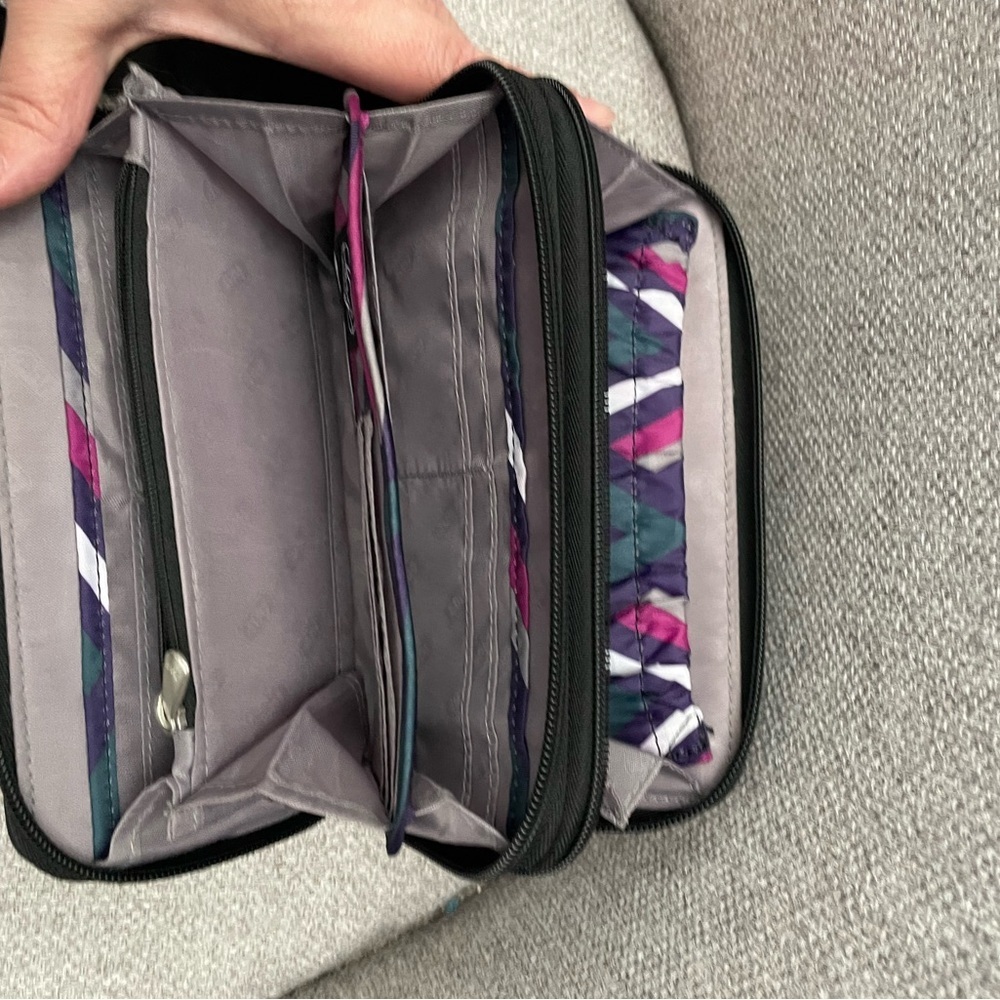 LUG- Legacy Collection Tango Travel Wallet - Picture 3 of 3